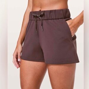 Lululemon On The Fly 2.5" Full-On Luxtreme Short Chocolate Brown Size 6